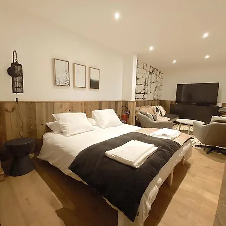 Neko Chalet *